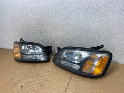 2001 to 2004 Subaru Legacy Outback Left+Right Headlights AI7895 DW1