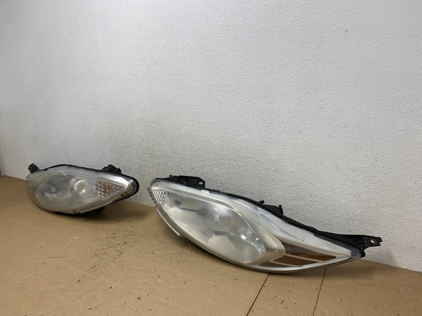 2011 2012 2013 Ford Fiesta Left+Right Halogen Headlights AG5925 DW1