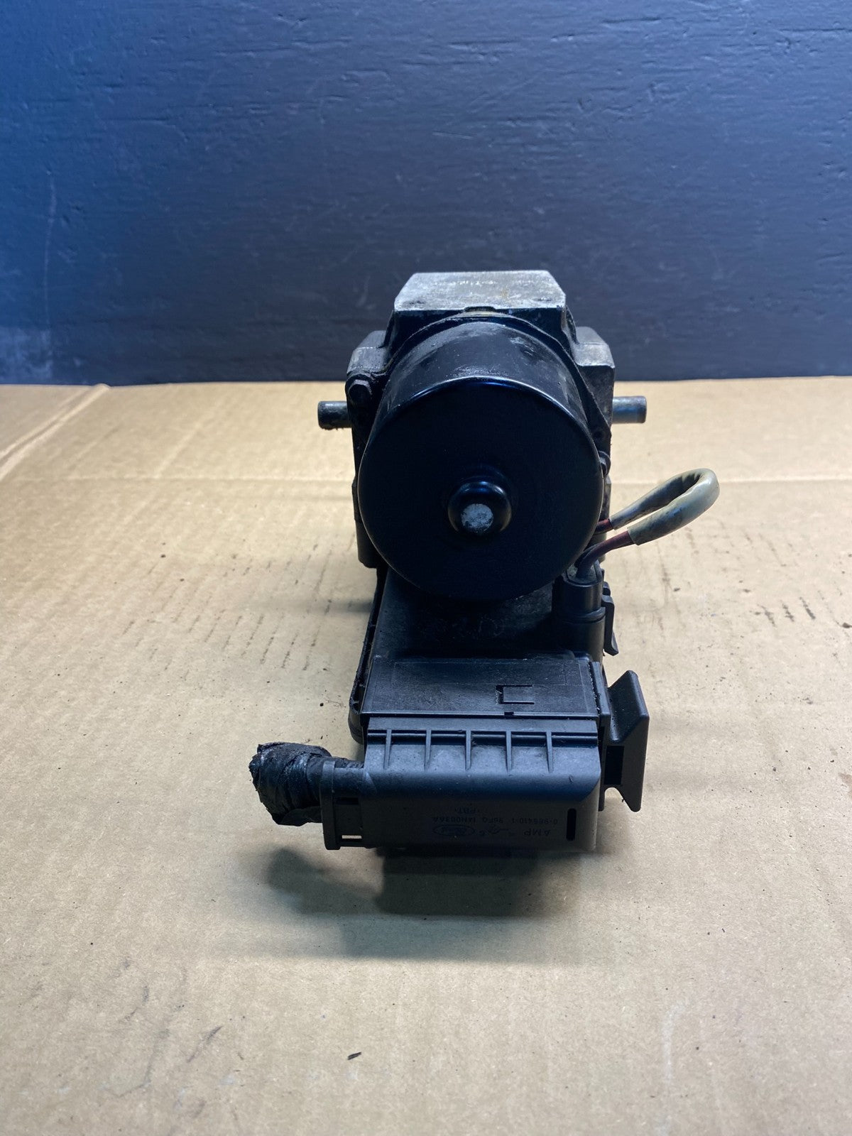 2003 2007 Ford E250 E350 Anti-Lock ABS Antilock Brake Pump AB7412 DG5