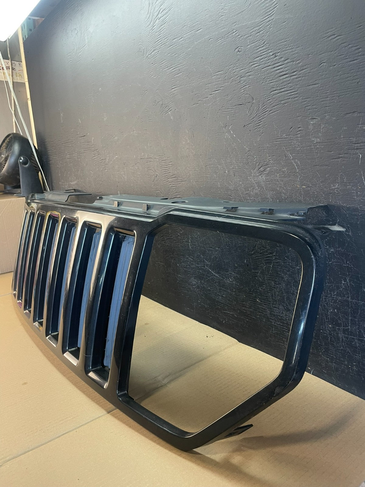 2008 2009 2010 2011 2012 Jeep Liberty Front Upper Grill Grille AE3480 DG1