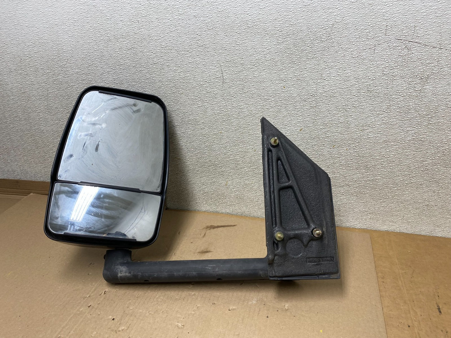 2003 to 2017 Chevrolet Express Savana Left Driver LH Side View Mirror U0954 DG8