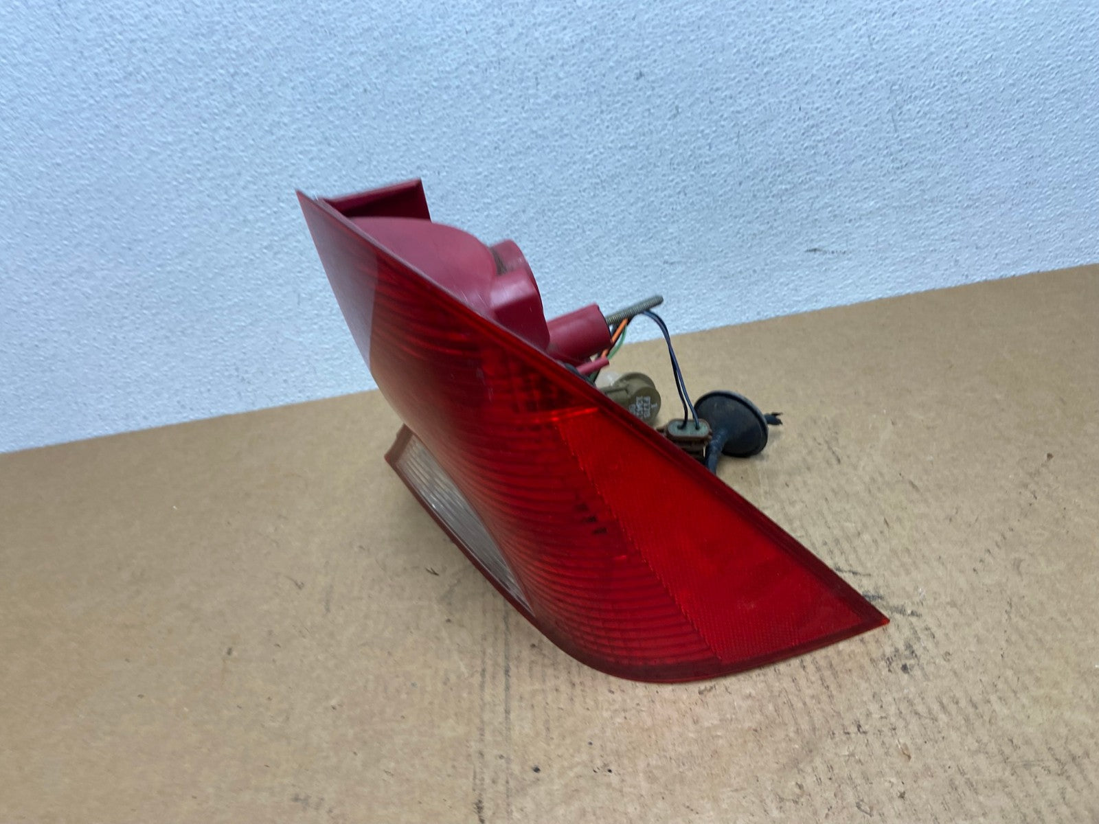 2000 to 2004 Ford Focus Right Passenger RH Side Tail Light OEM AC2876 LK1