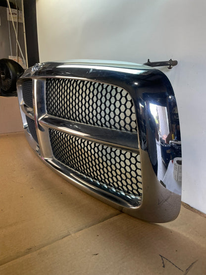 2002 2003 2004 2005 Dodge Ram 1500  Upper Front Grill Grille AH6412 DG1