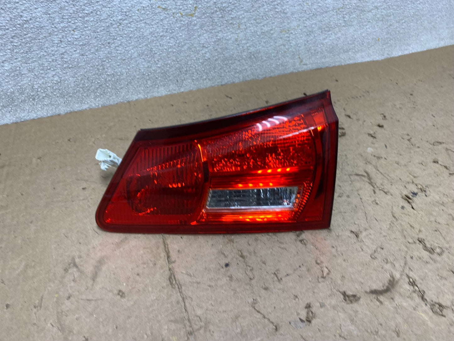 2006 - 2008 Lexus Is250 Is350 Right Passenger RH Inner Tail Light Oem X2566 DW0