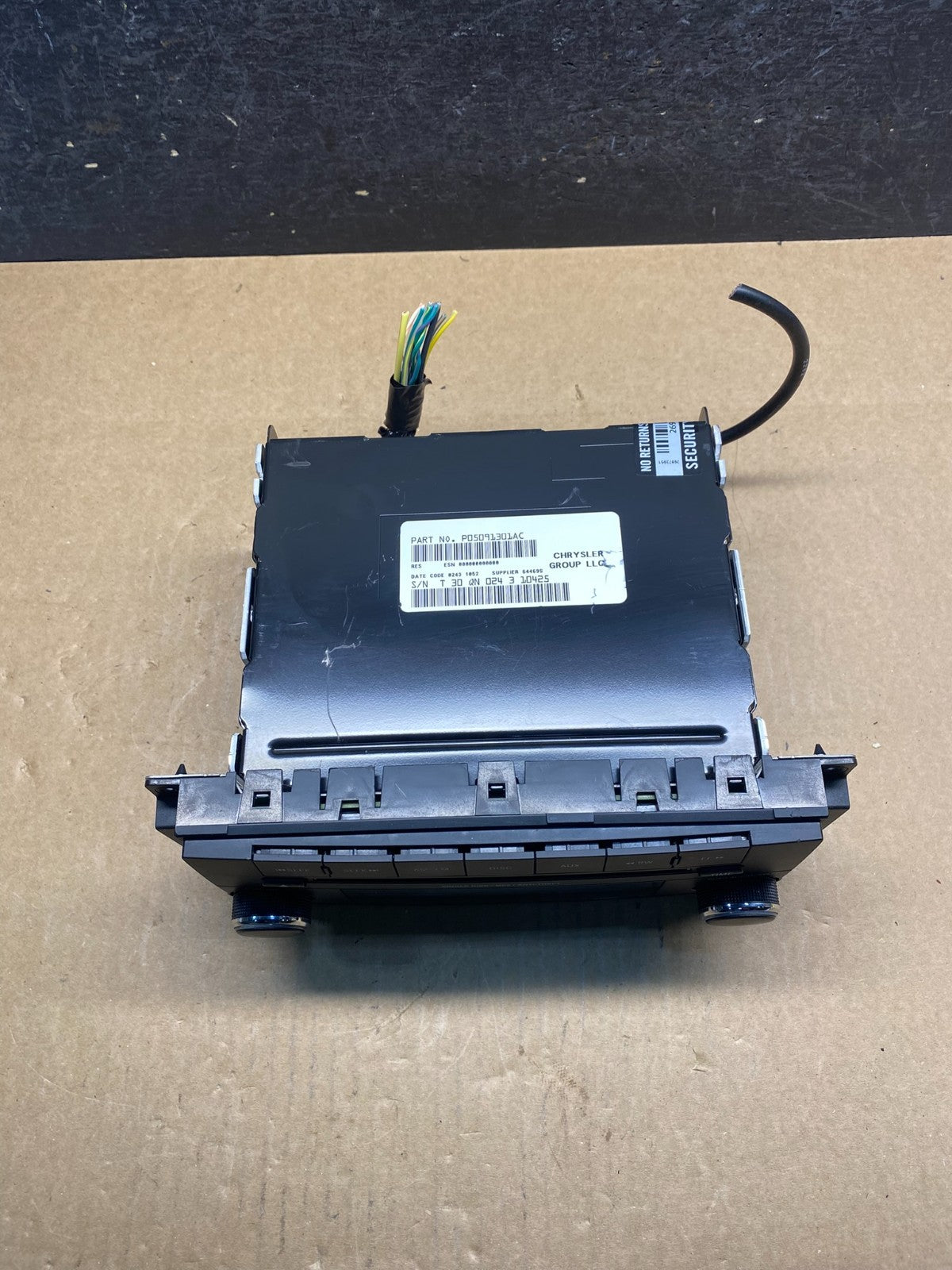 2007-2012 Chrysler Dodge Jeep Ram Radio CD MP3 AUX Receiver AG7370 DG3