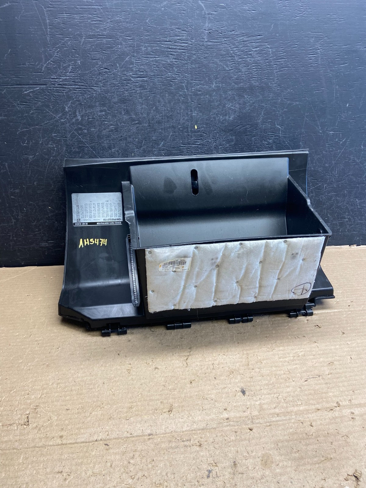 2009 - 2017 Chevrolet Traverse Right Passenger Side Glove Box AH5474 DG3