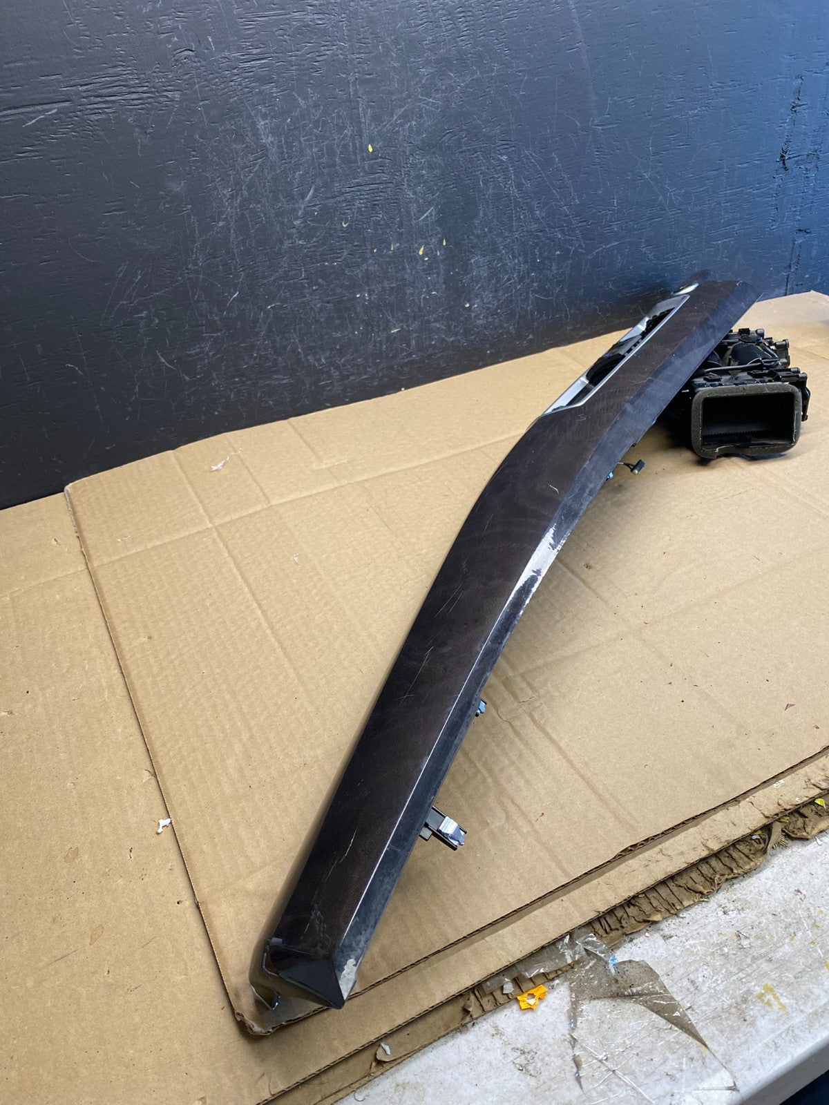 2011-2016 BMW F10 528i 535i 550i Front Center Dash Air Vent Panel Trim AC9277 DG2
