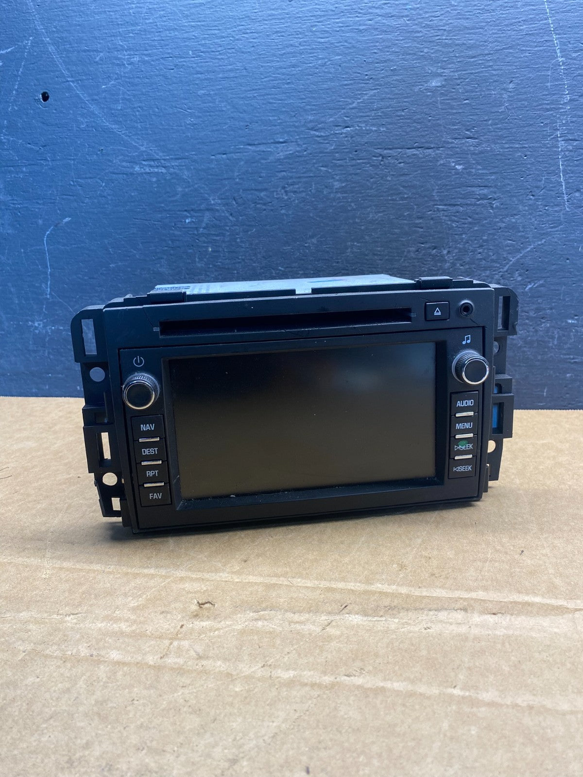 2010 2011 Buick Enclave Radio Stereo CD Player Screen Display AD7337 DG0