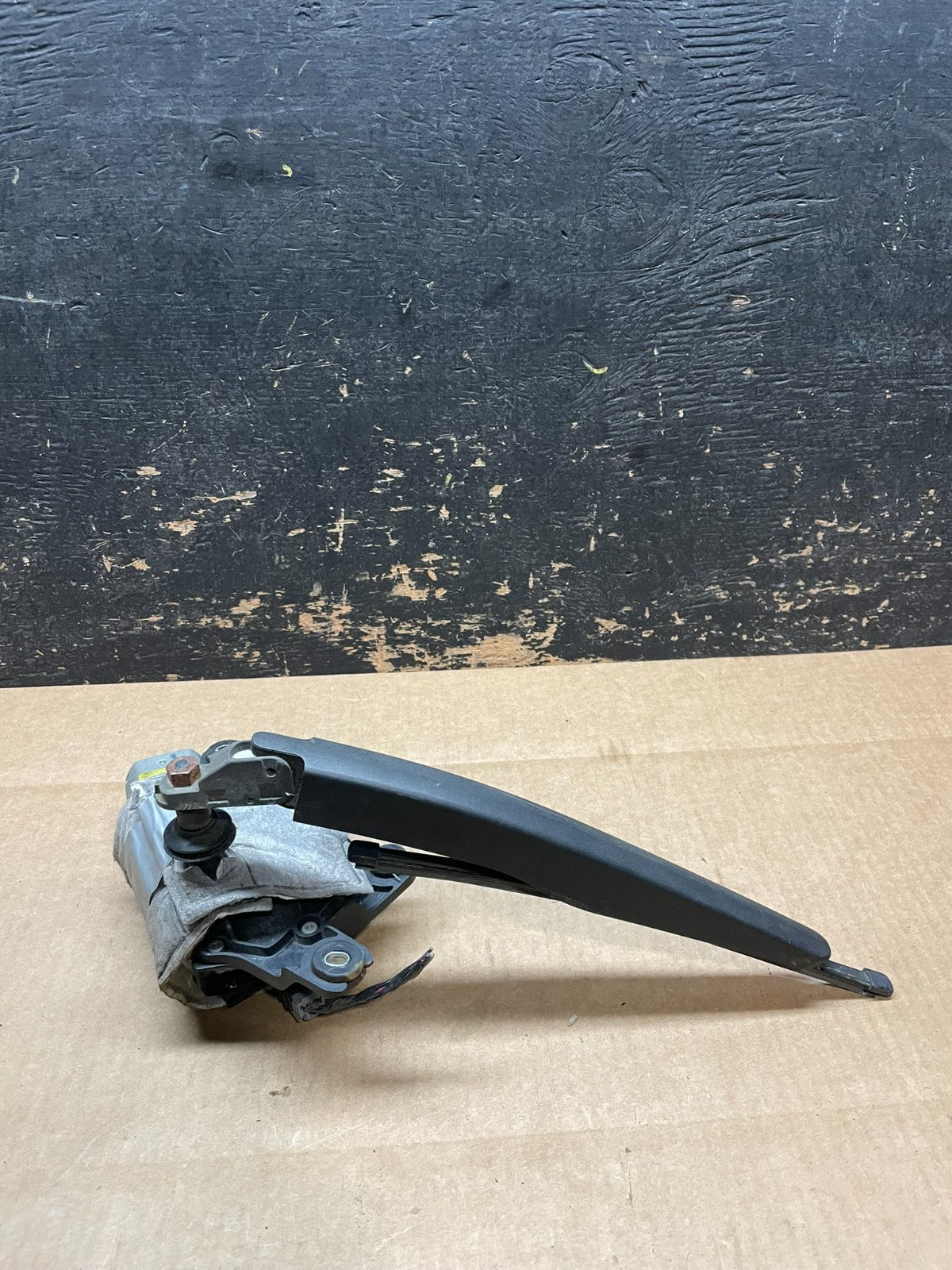 2011 to 2019 Ford Explorer Rear Windshield Wiper Motor OEM AA9011 DG4