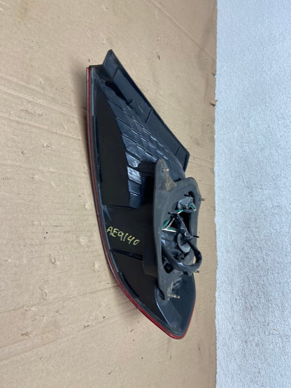 2000 2001 2002 Toyota Avalon Left Driver Side Tail Light AE9140 LK4