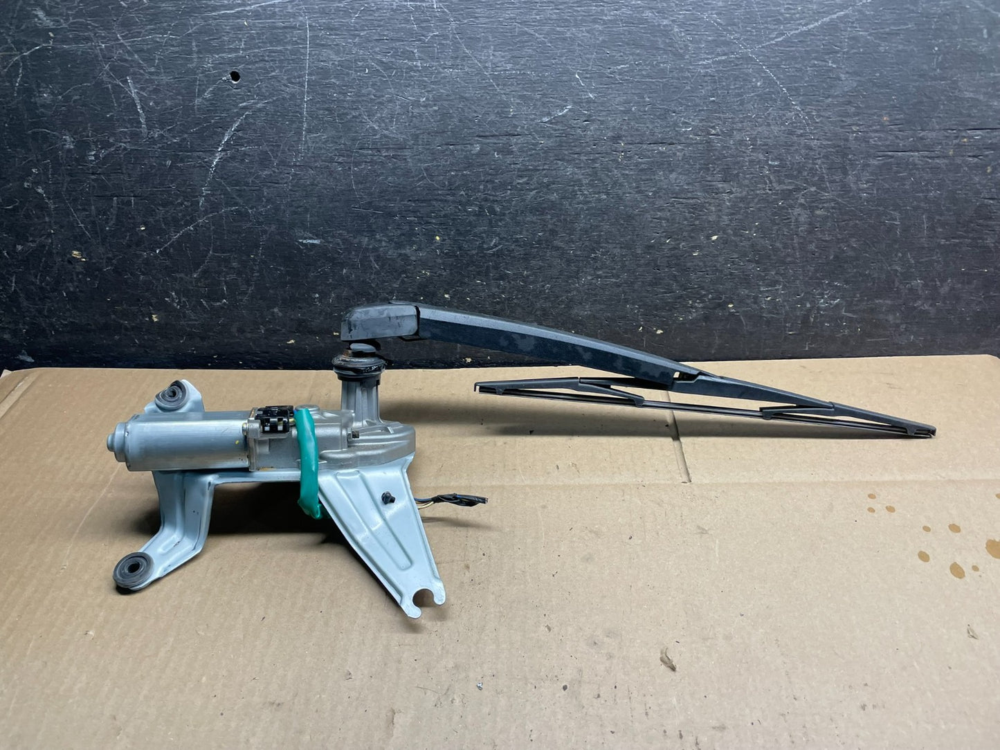 2007 - 2010 Hyundai Santa Fe Rear Glass Windshield Wiper Motor V9060 DG1
