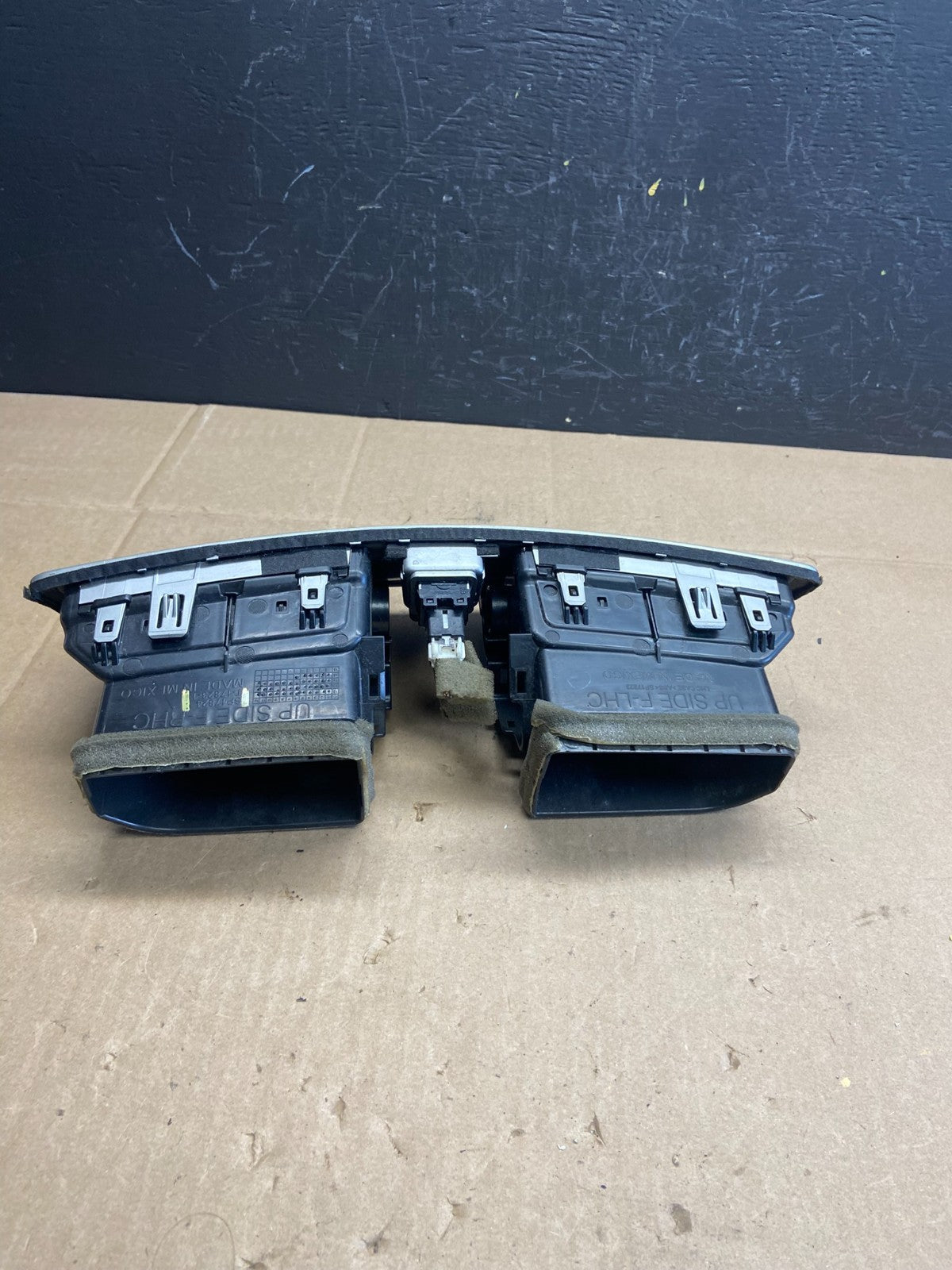 2013 to 2015 Nissan Sentra Air Vents Top Dash Center W/Hazzard Switch ab9298 DG3