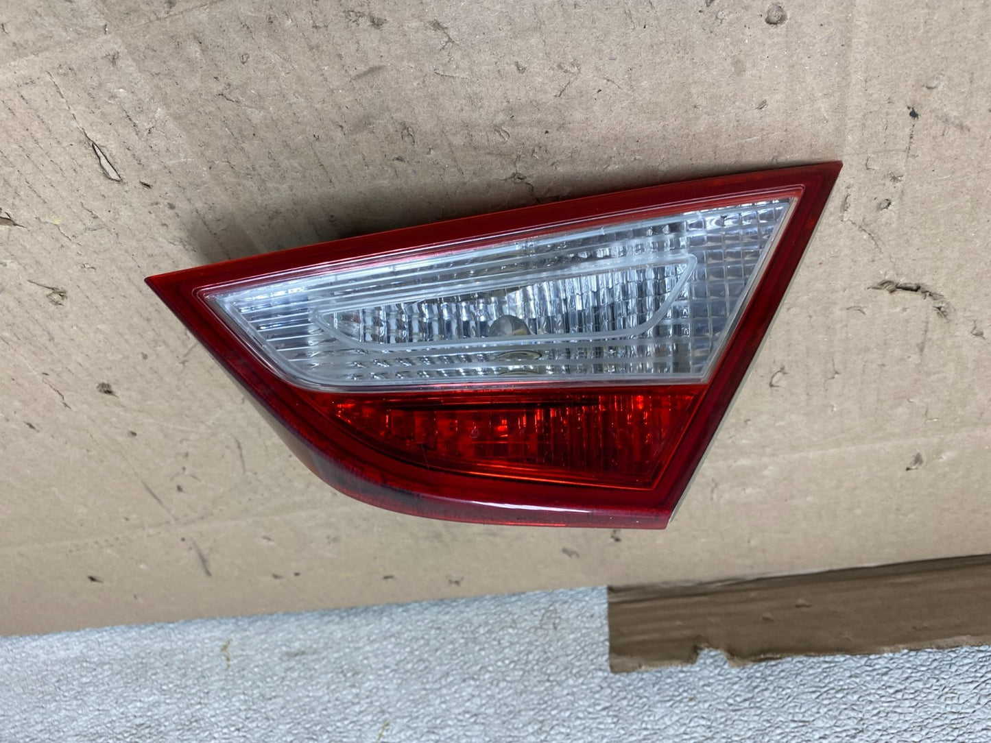 2011 to 2014 Hyundai Sonata Right Passenger Rh Inner Tail Light U6807 DW0