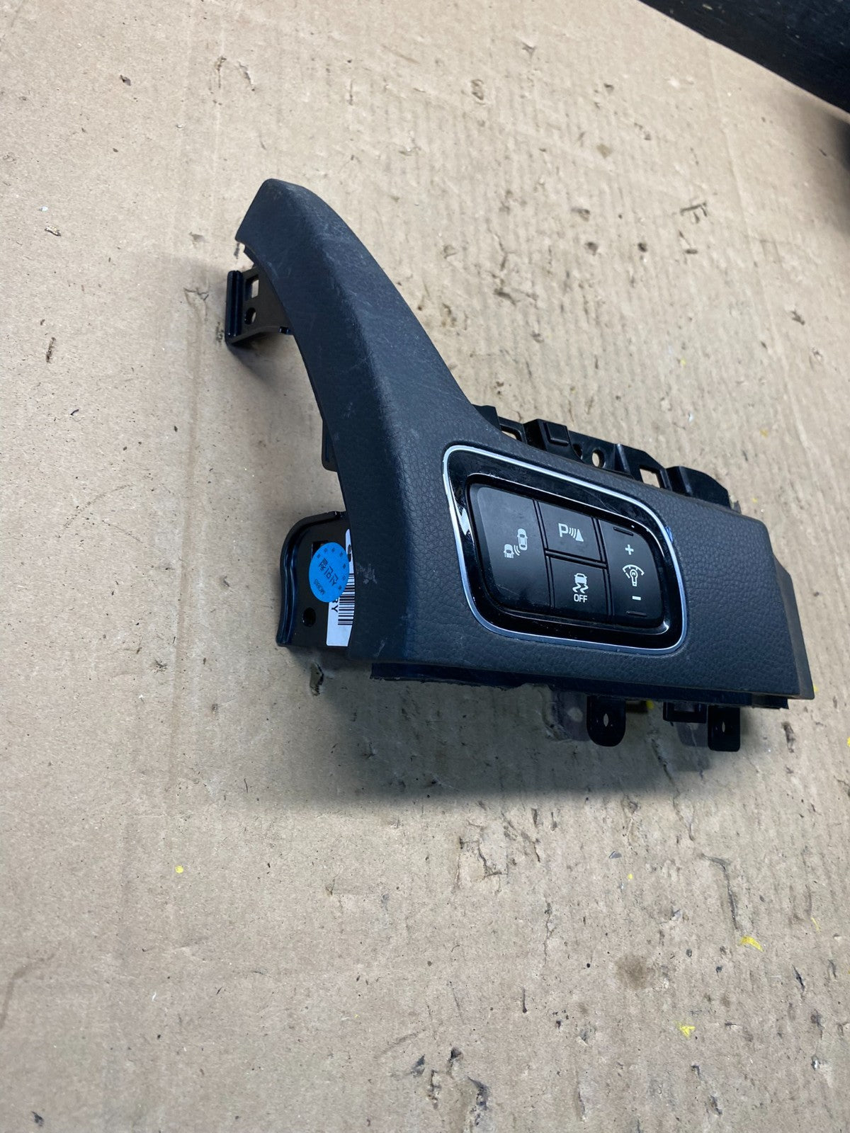2014 2015 2016 Hyundai Equus Dashboard Left Switch Panel Pad Trim OEM R8938 DG2