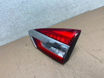 2017 - 2018 Ford Fusion Right Passenger RH Side Inner Tail Light R1572 DW2