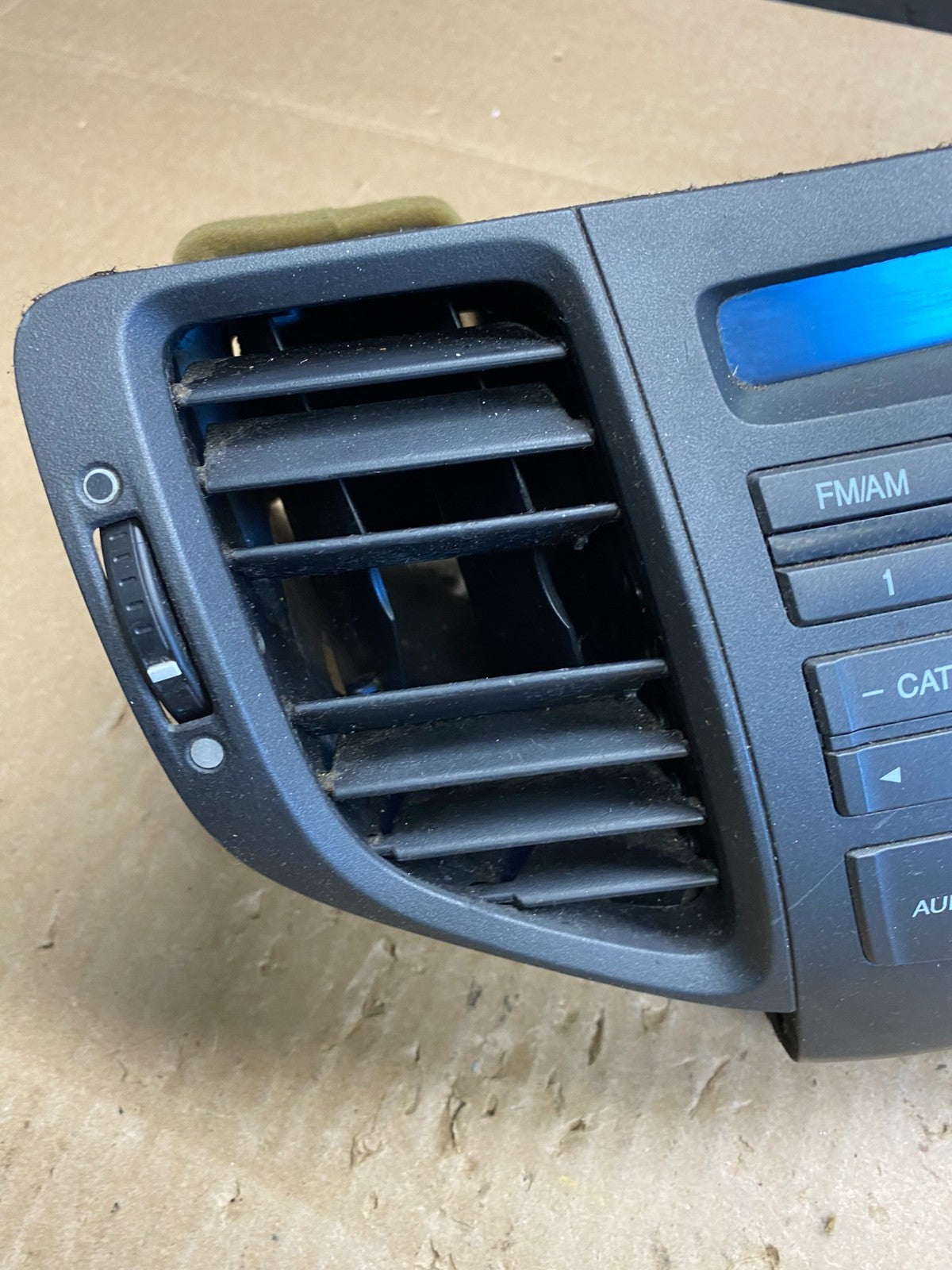 2011 to 2014 Acura TSX AM/FM CD Player Radio Audio System Air Vent AC6474 DG4