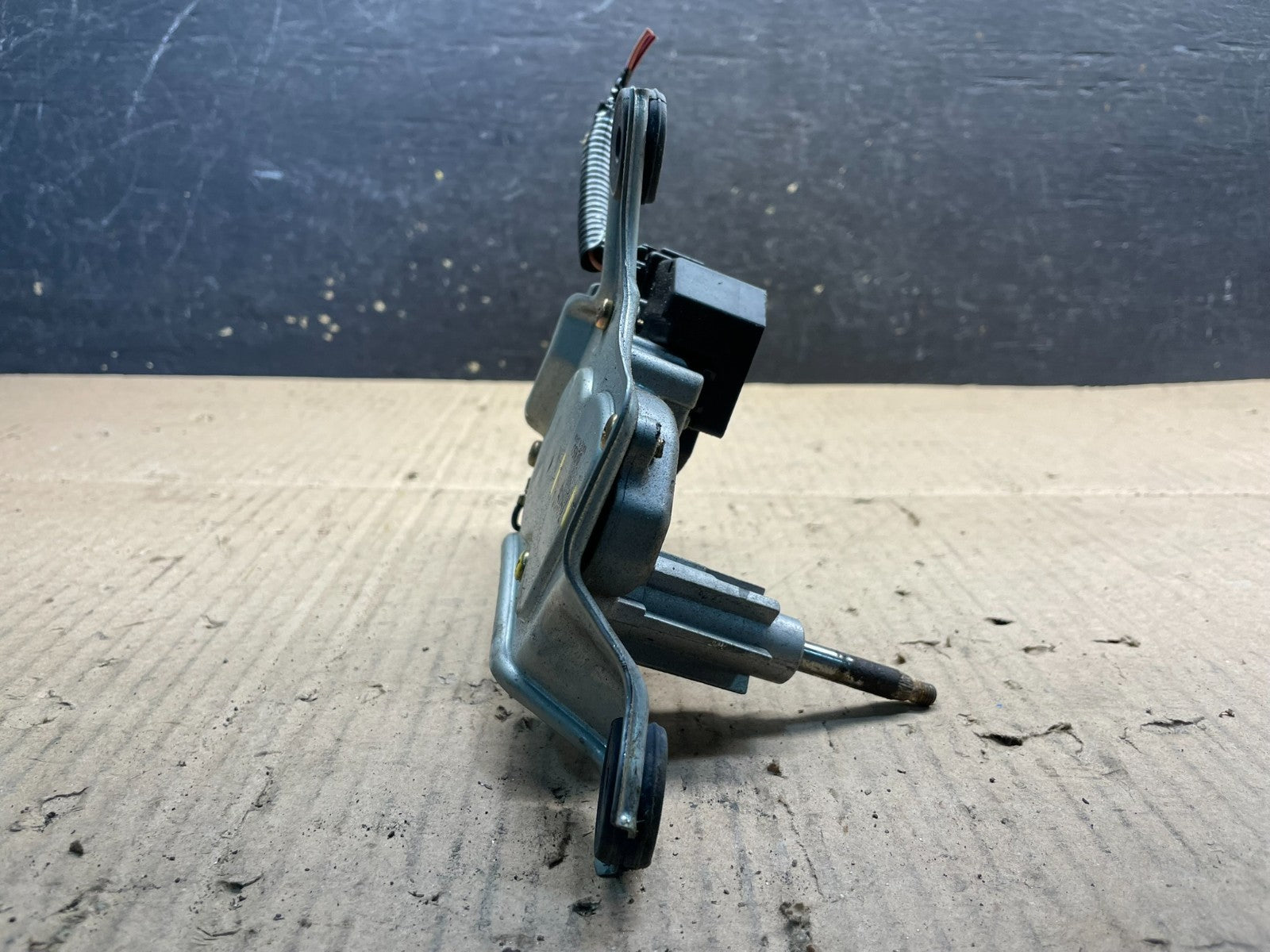 2001 to 2007 Toyota Highlander Rear Wiper Motor OEM V1881 DG4