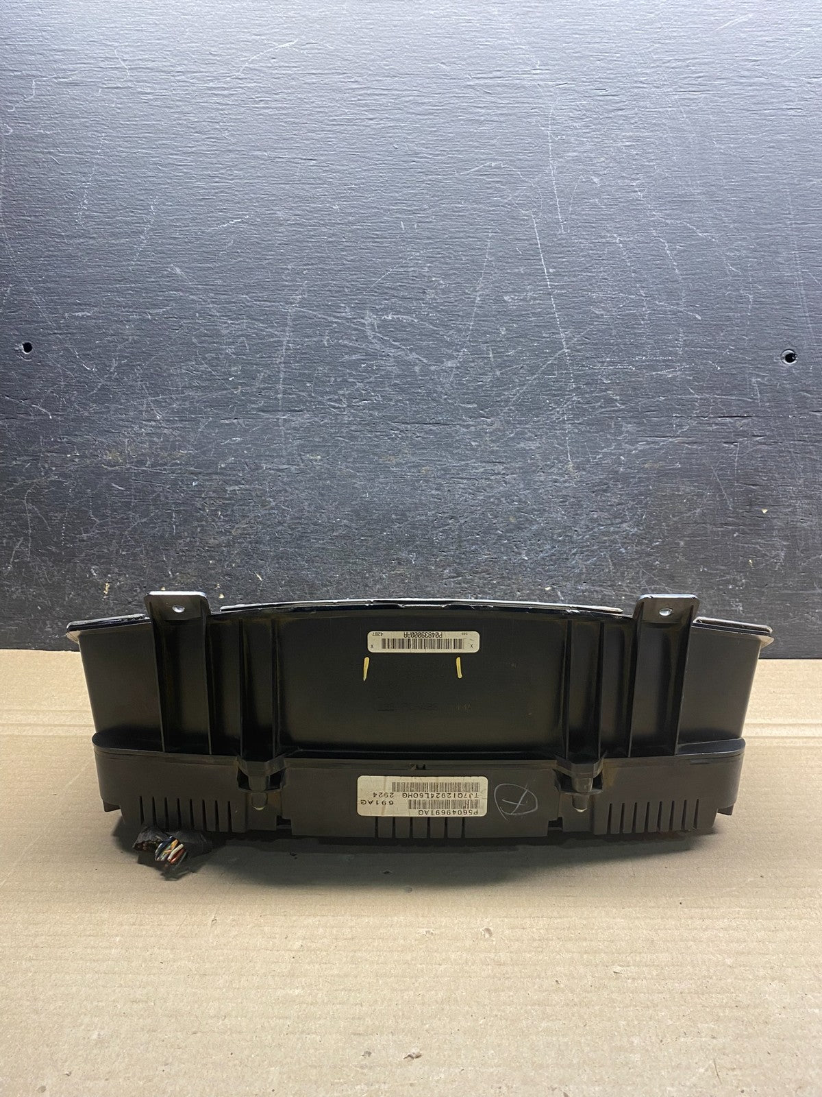 2005 to 2008 Dodge Dakota Speedometer Instrument Cluster Gauges AH7587 DG3