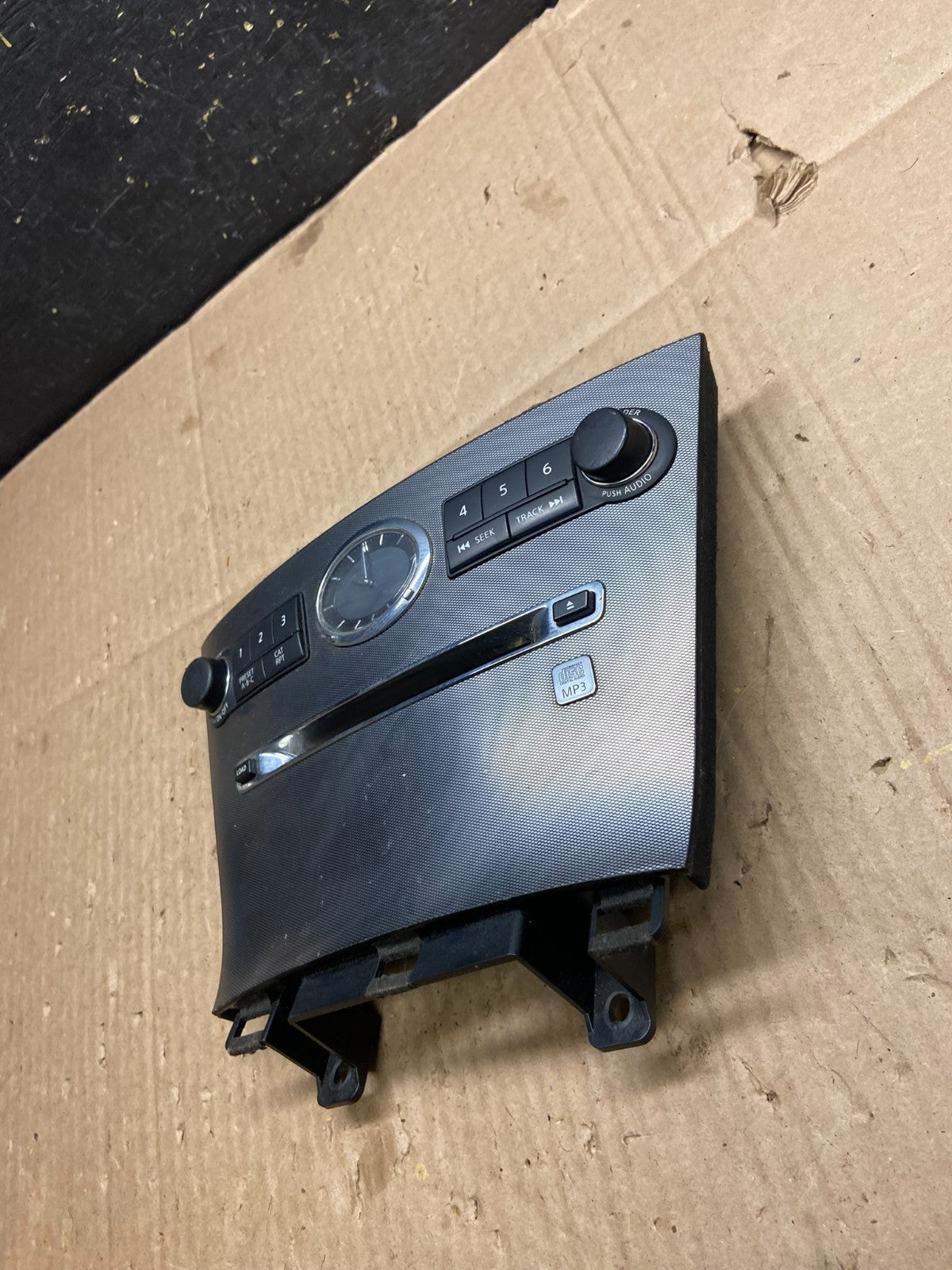 2006 to 2007 Infiniti M35 M45 Radio Audio Control Panel Y5310 DG1