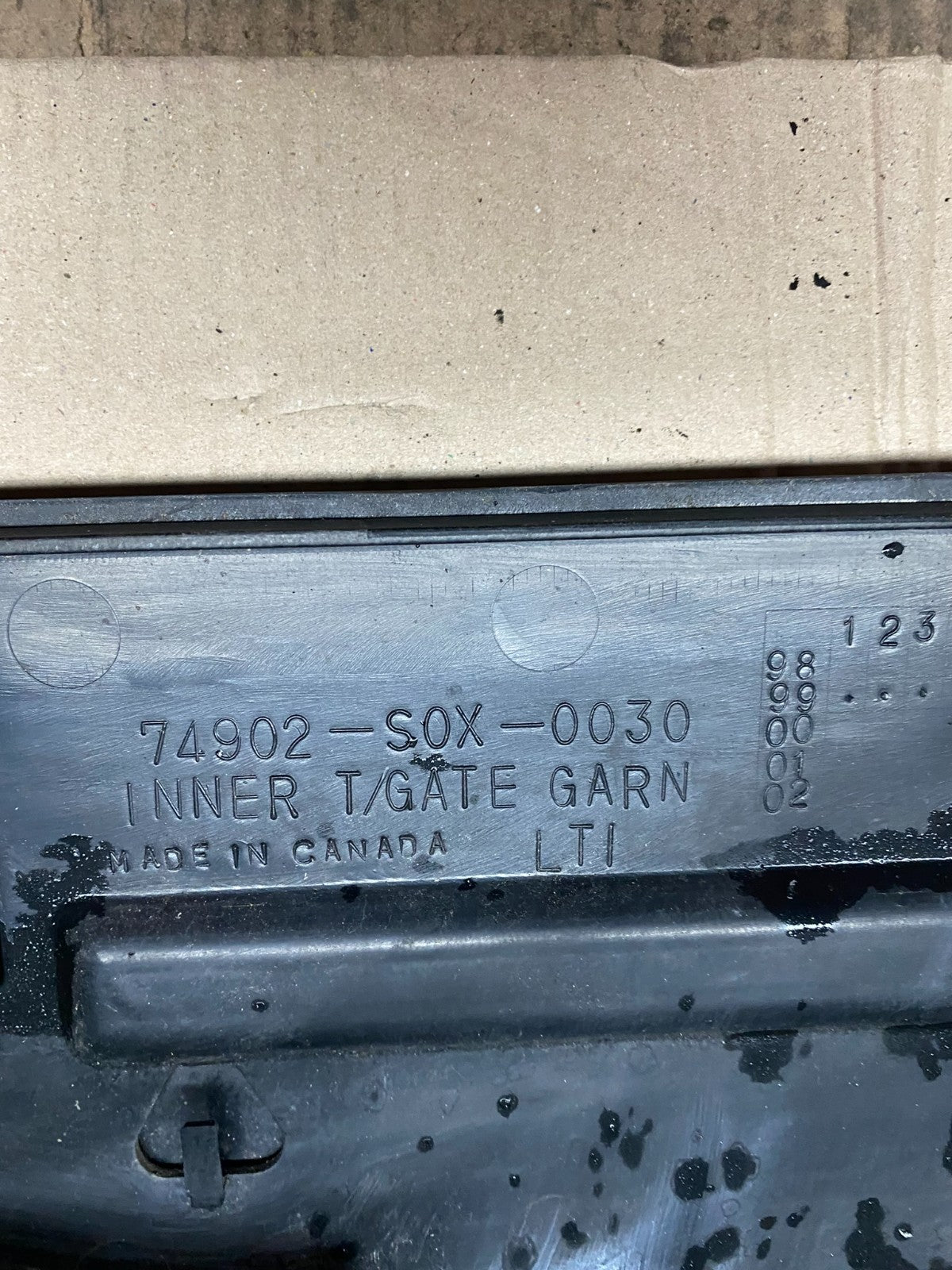 1999 to 2004 Honda Odyssey Rear Trunk Spoiler Gate Oem X0256 DG12