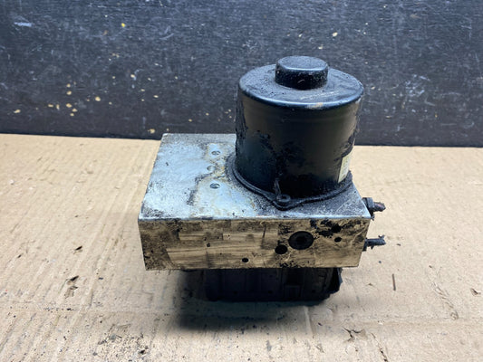 1998 to 2000 Mercedes W163 ML320 ML430 ABS Anti Lock Brake Pump Module V2349 DG0