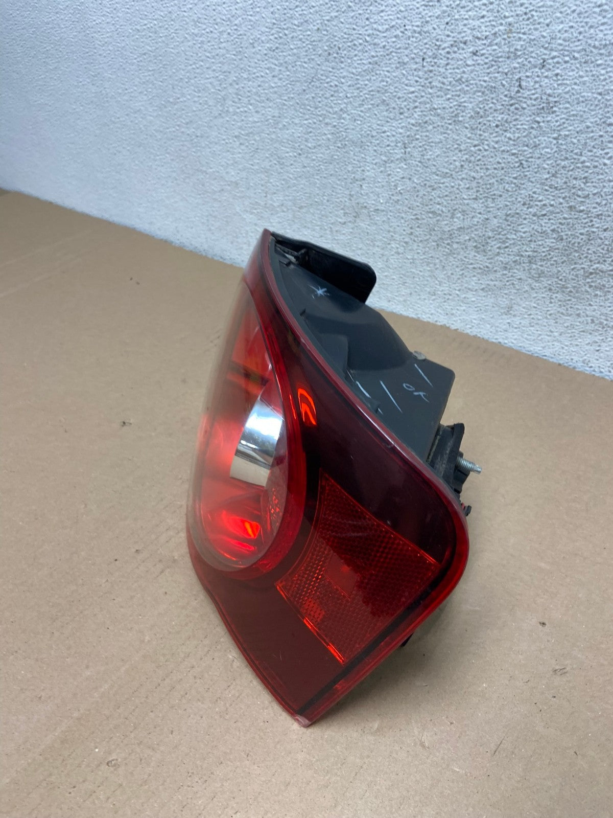 2008 2009 2010 Volkswagen Jetta Right Passenger RH Side Tail Light AF3007 LK1