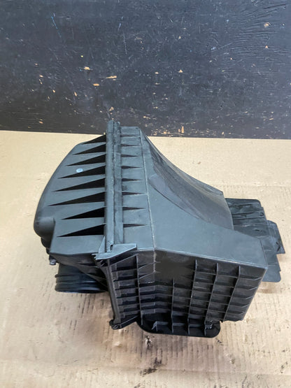 2002 to 2008 BMW 7 E65 E66 750Li 750i Right Side Air Cleaner Intake Box o0594 DG3