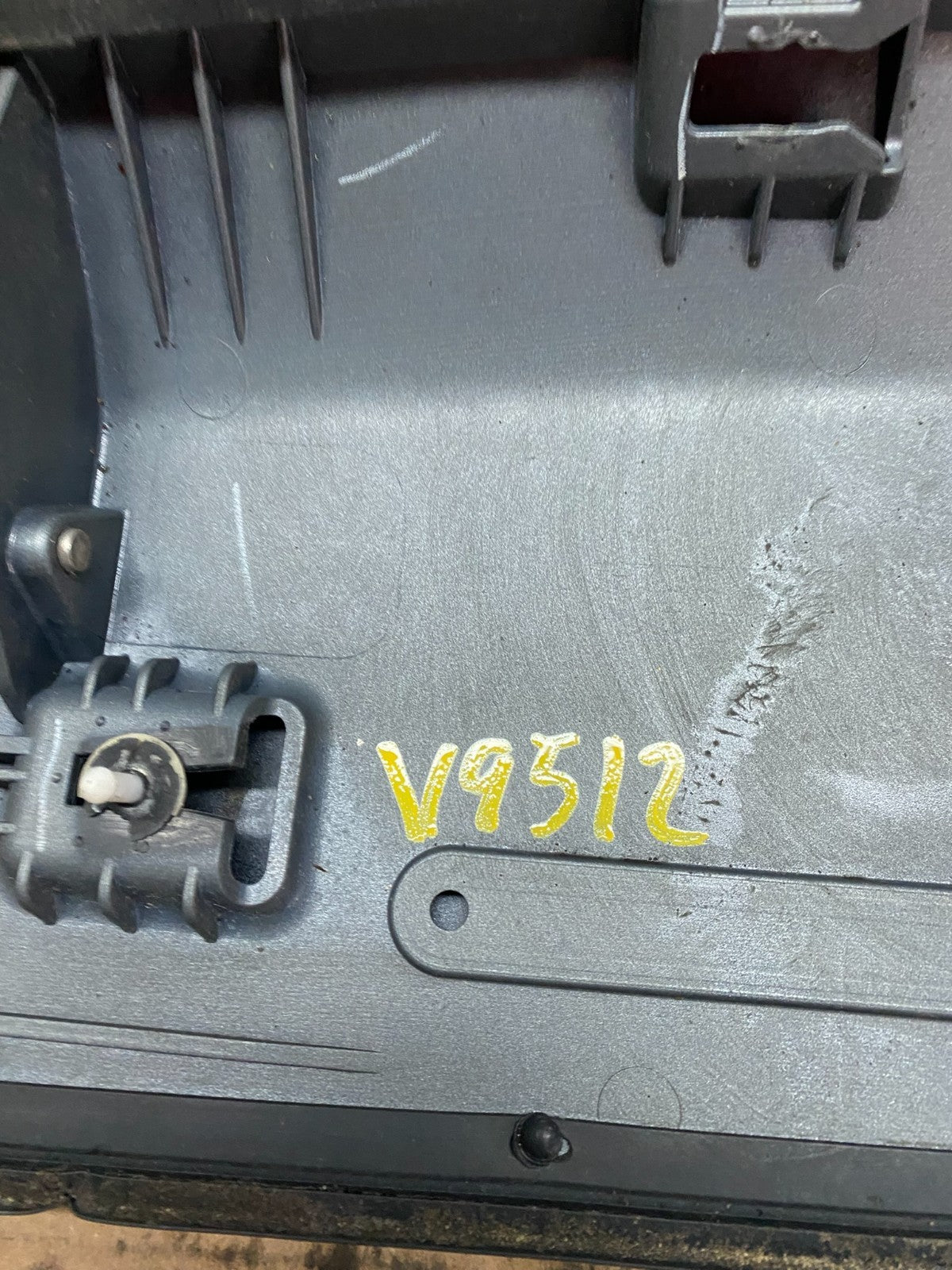 2009 to 2015 Honda Pilot Rear Trunk Spoiler Gate Oem V9512 DG17