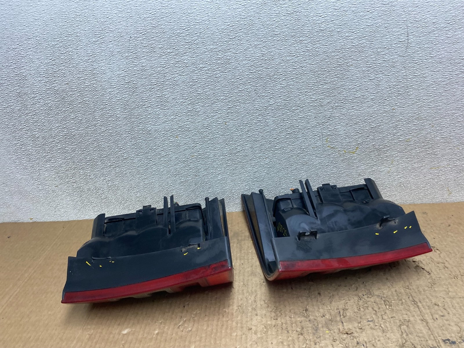 1998 1999 2000 2001 Mercedes ML320 ML-Class Left+Right Tail Lights W8025 DW8