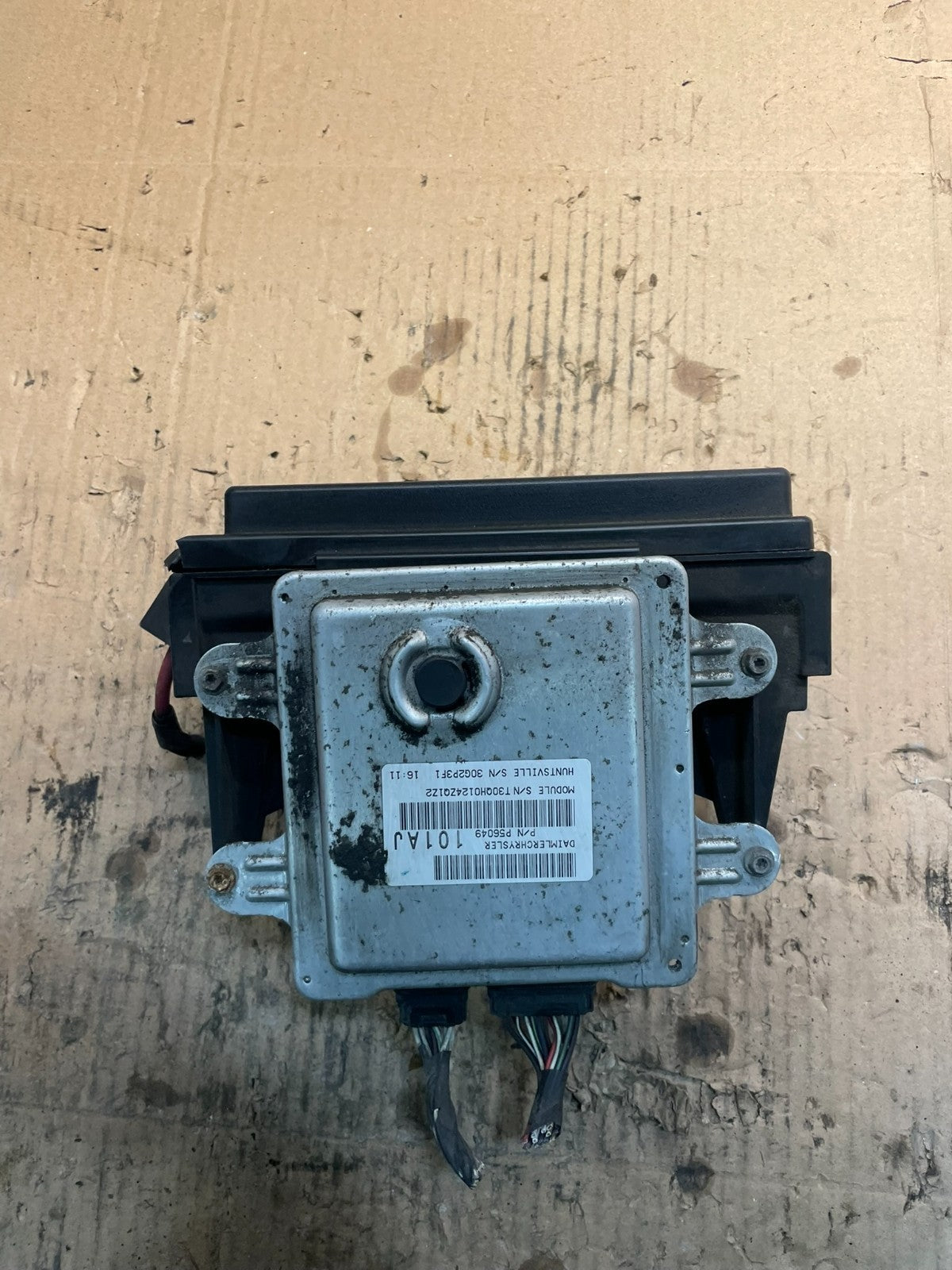 2004 2005 Dodge Durango Fusebox Fuse Box Relay Body BCM Module V2117 DG2