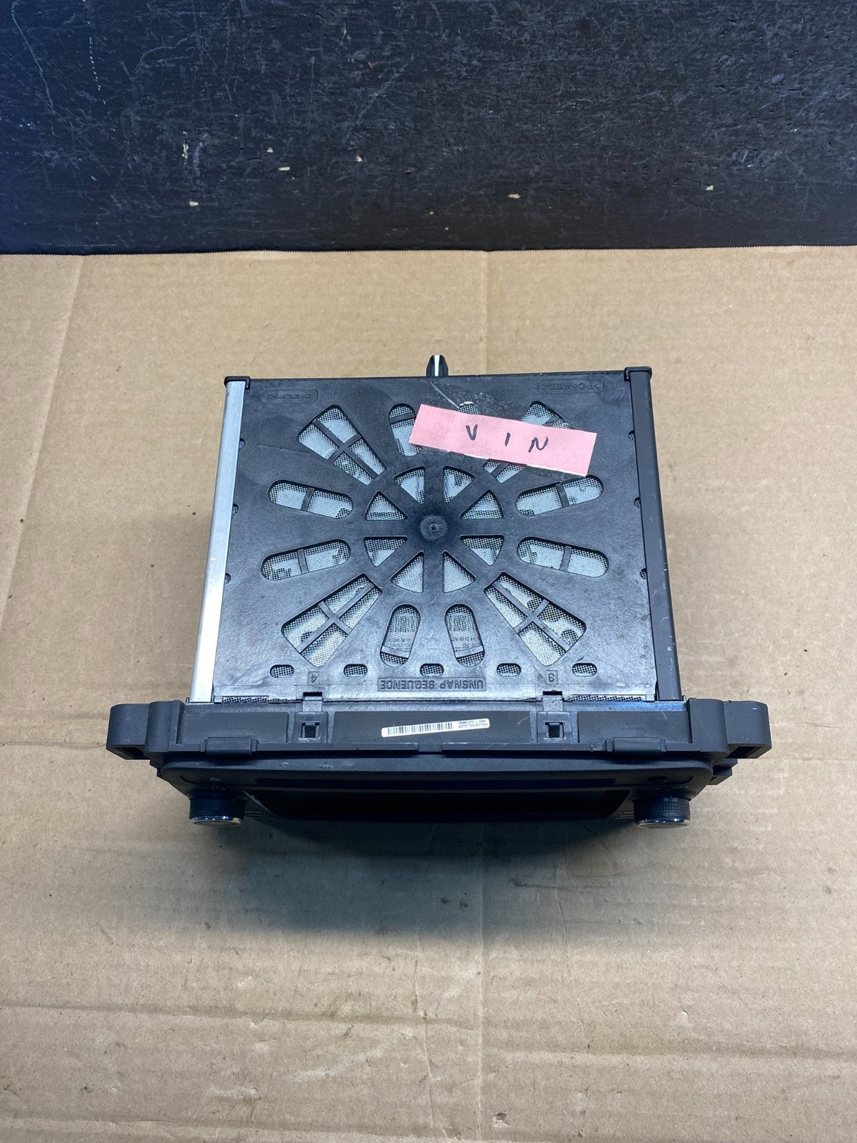 2015 2016 GMC Acadia Radio Display Screen AM/FM AUX AE8253 DG3