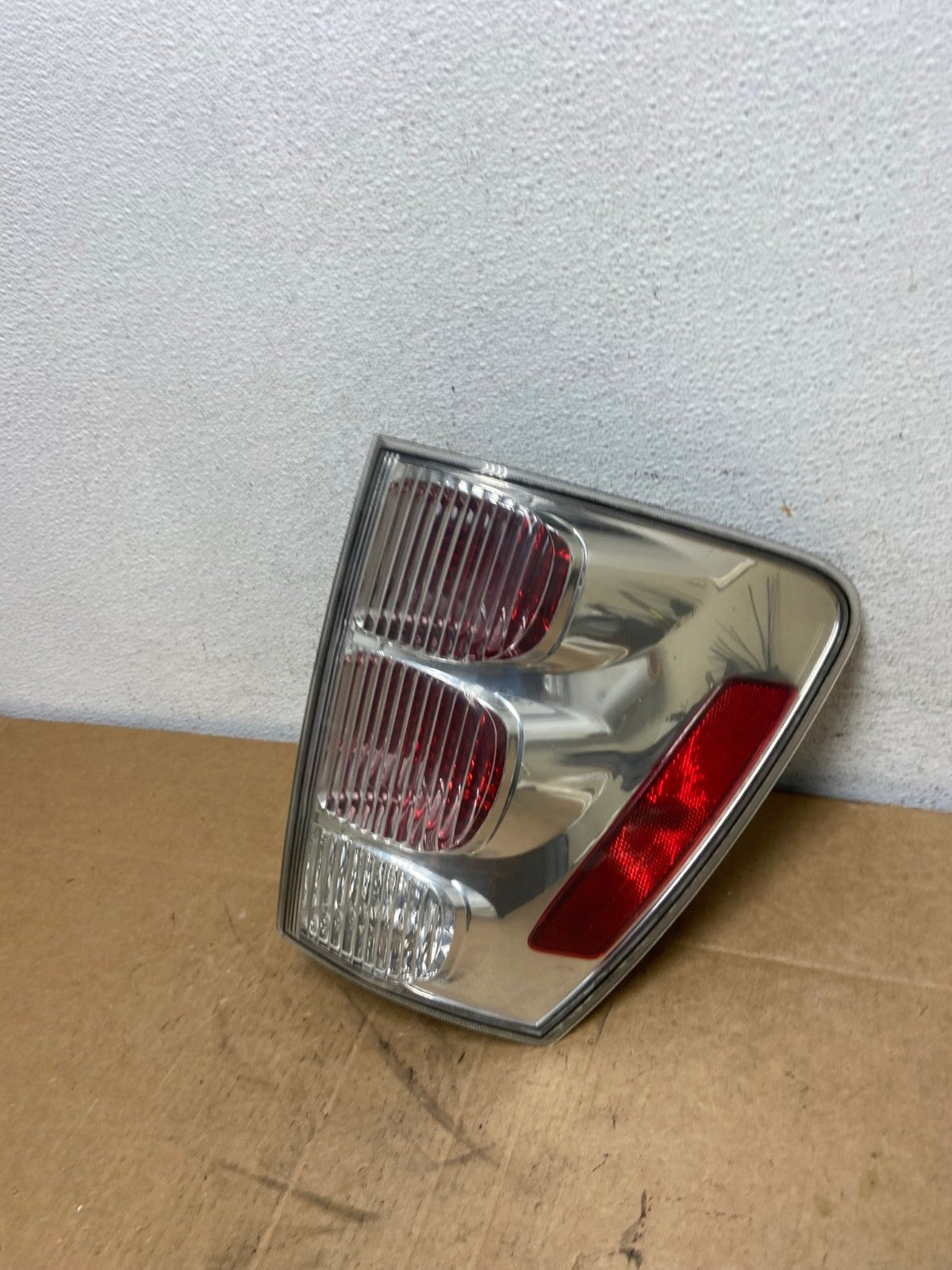 2005 to 2008 Chevrolet Equinox Right Passenger Rh Side Tail Light AD6204 LK1