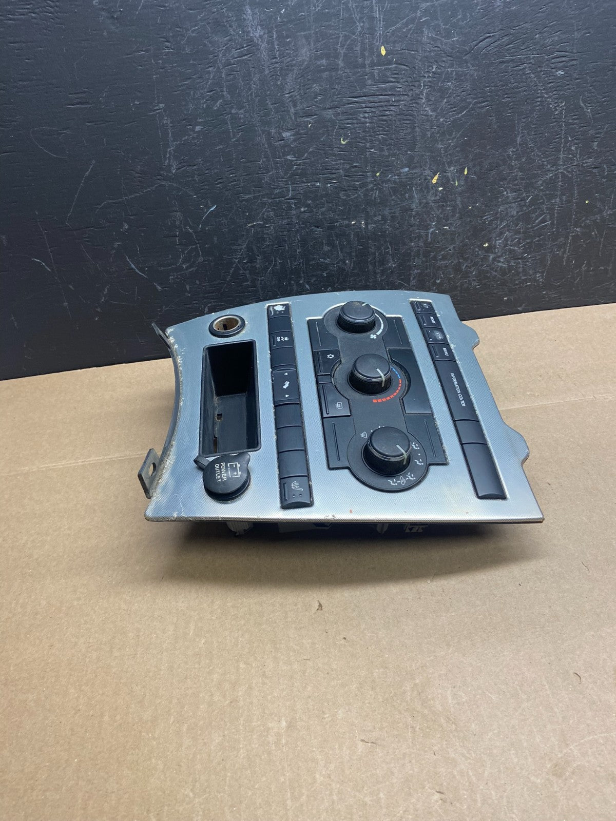 2005 to 2007 Jeep Commander Grand Cherokee A/C Climate Control Bezel AC6127 DG2