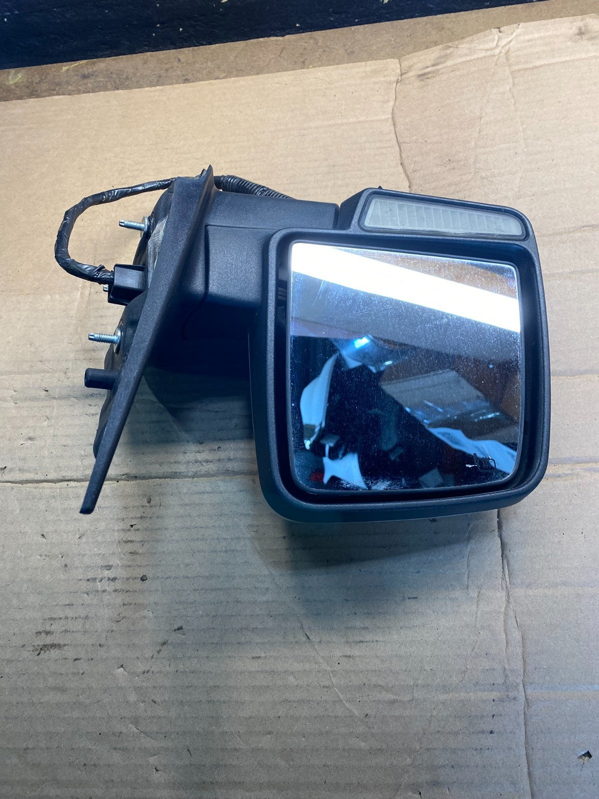 2003 to 2005 Lincoln Aviator Left Driver Side Door Heated Mirror AA5610 MS8