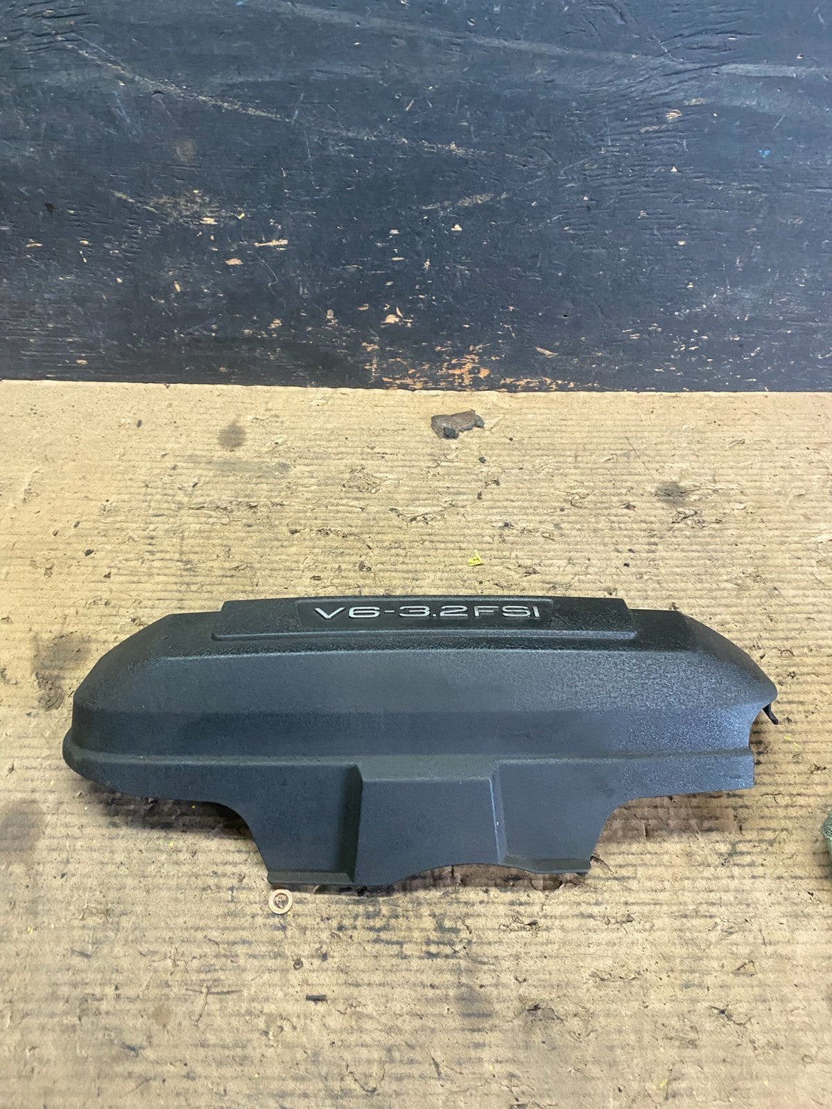 2005 to 2011 Audi A6 3.2L Engine Motor Cover S5929 GD0