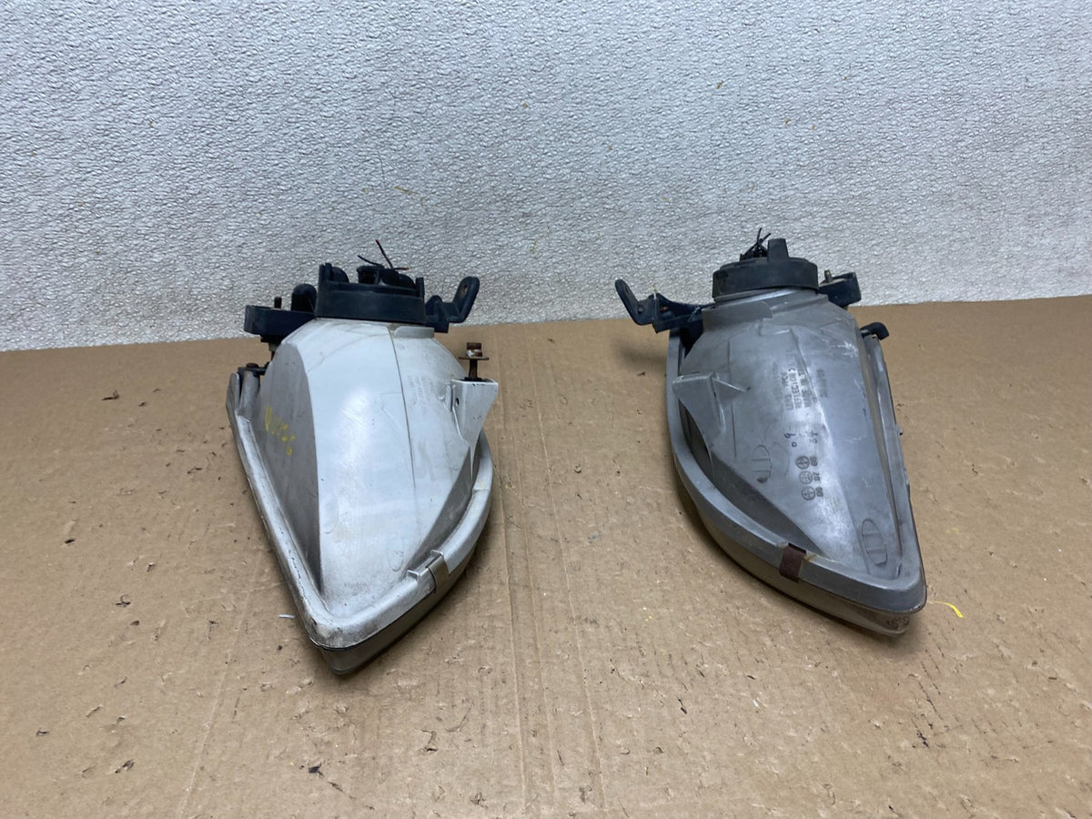 2001 2002 2003 Toyota Sienna Left+Right Side Set Headlights Halogen U0476 DW11