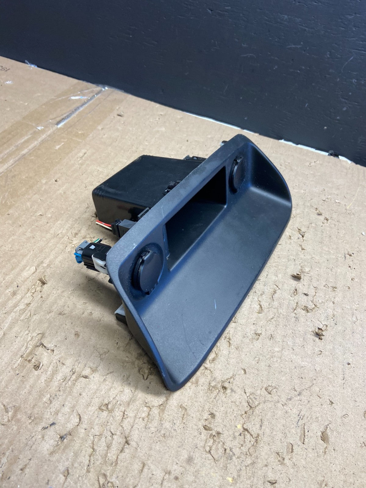 2008 to 2012 Nissan Armada Radio Bezel Cubby Storage Trim Aux ab5736 DG1