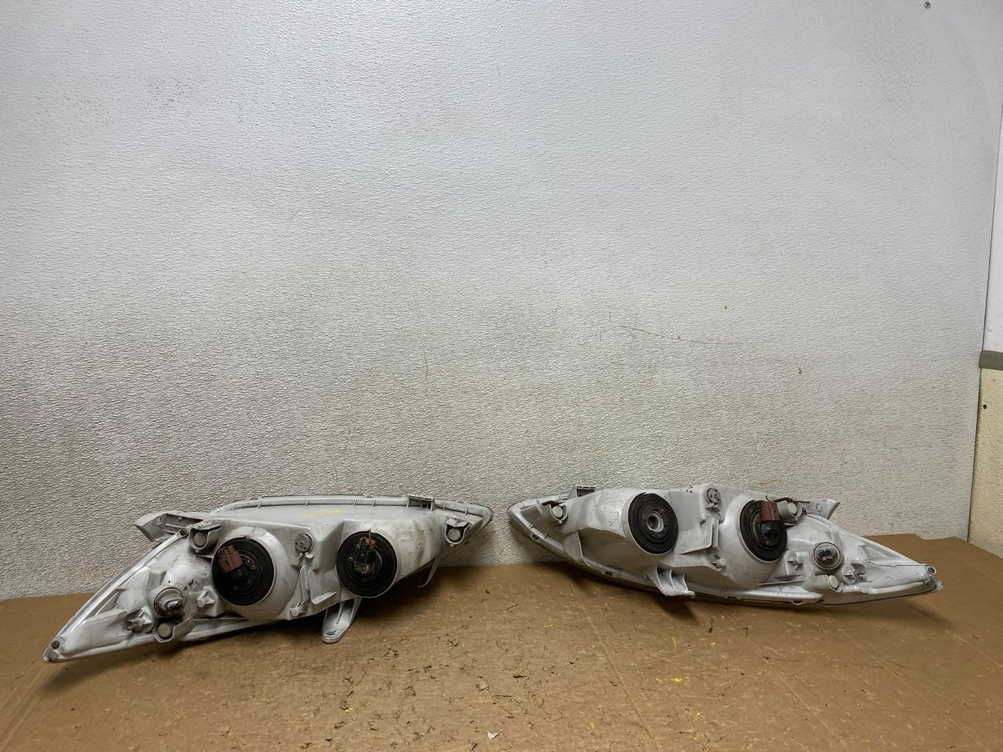 2002 2003 2004 Toyota Camry Left+Right Set Side Halogen Headlights V8292 DW12