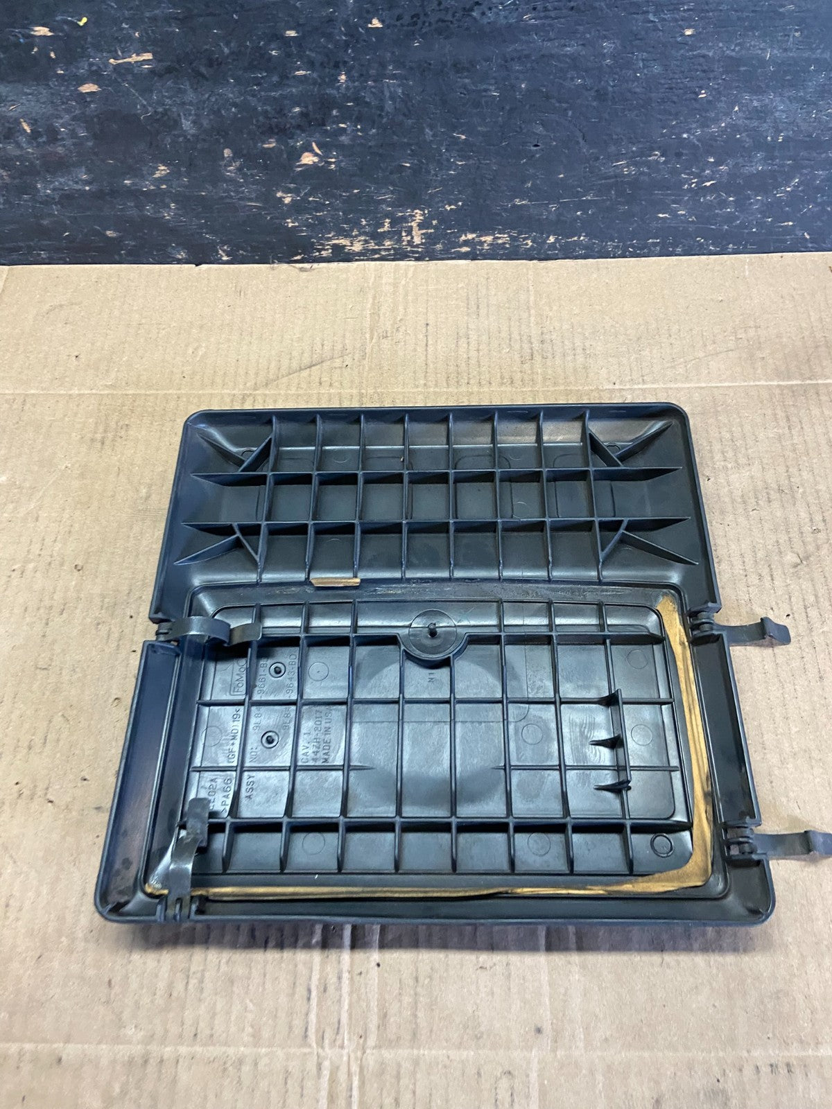 2008 to 2012 Ford Escape Engine Motor Cover Oem r7333 DG5