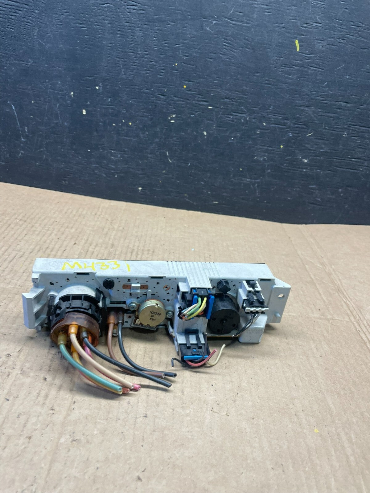 2001 - 2007 GMC Chevrolet Express 1500 Climate Control A/C M4331 DG4