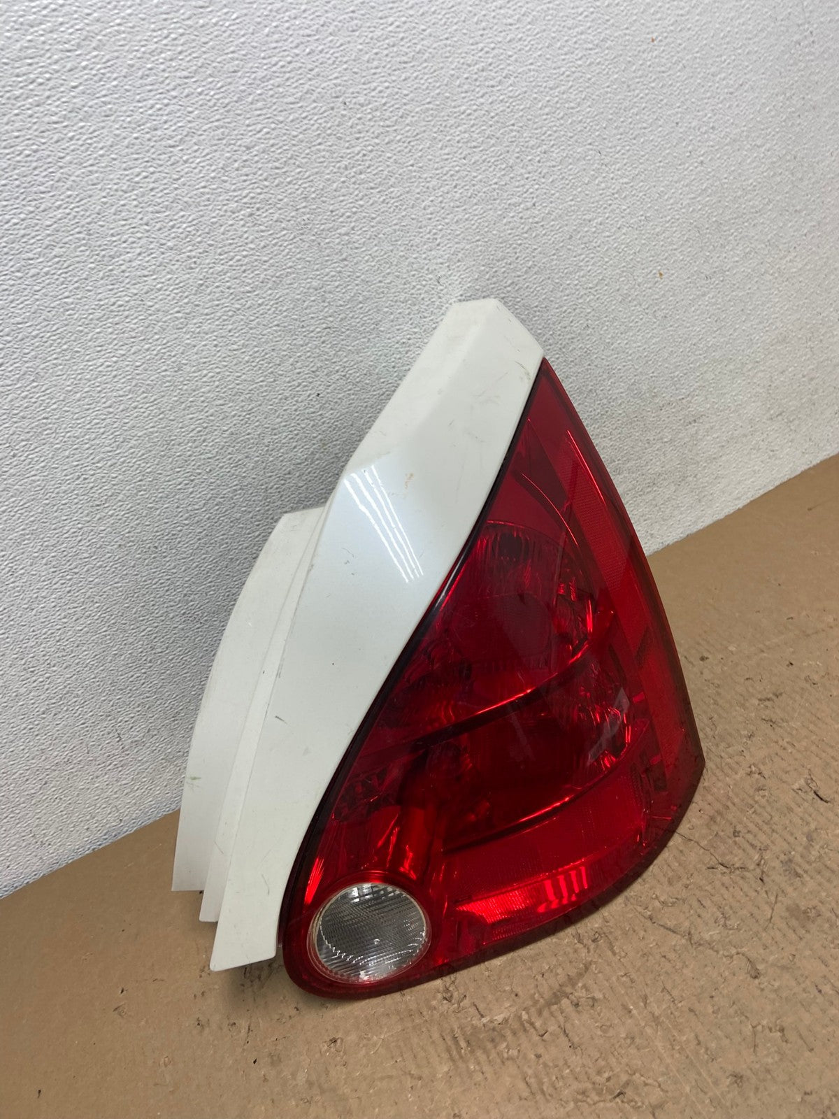 2004 2005 2006 2007 2008 Nissan Maxima Right Passenger Tail Light AD8854 LK2