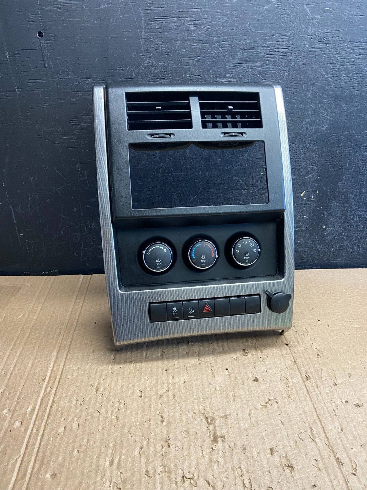 2008 to 2012 Jeep Liberty Dash Climate Temperature Control Radio Bezel AF6462 DW0