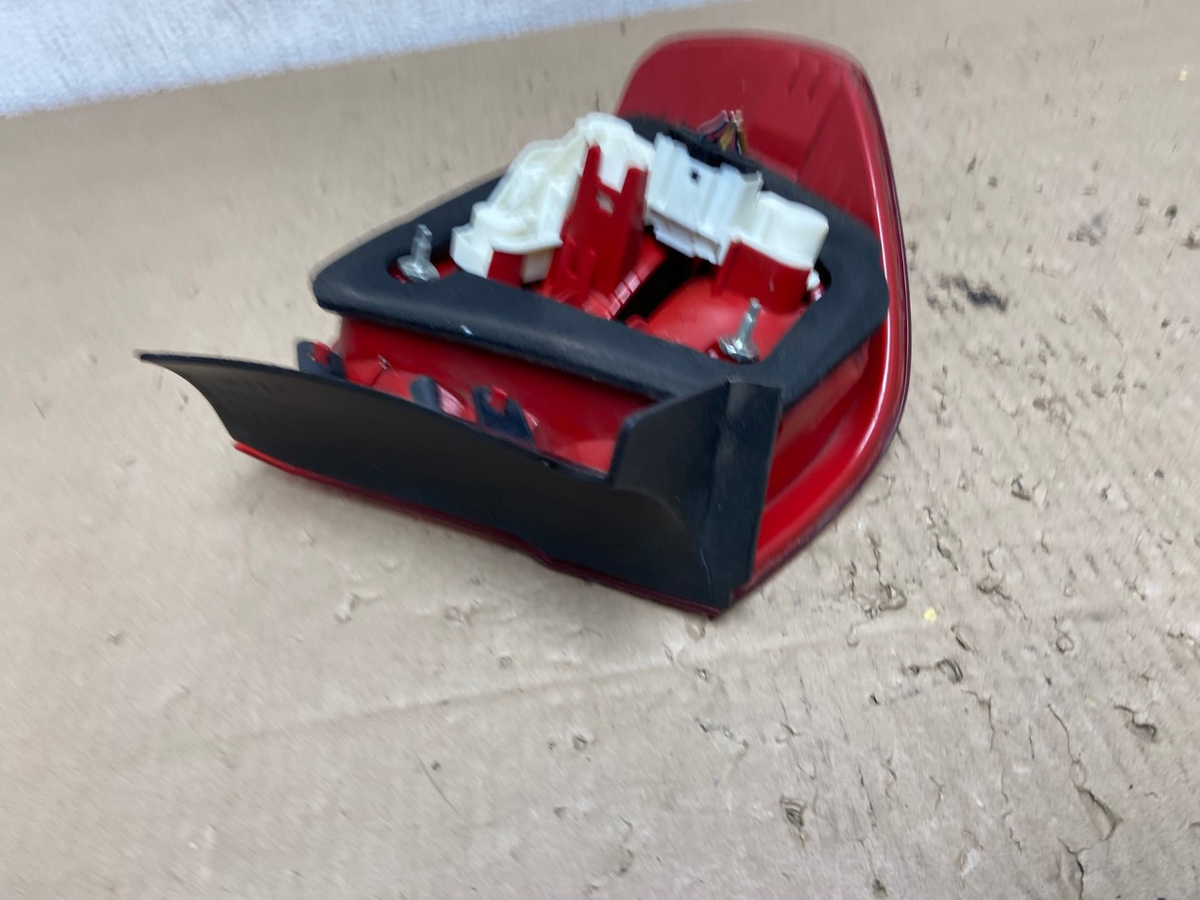 2006 2007 2008 Bmw 328i 3 Series Right Passenger Rh Side Tail Light AI2471 LK4