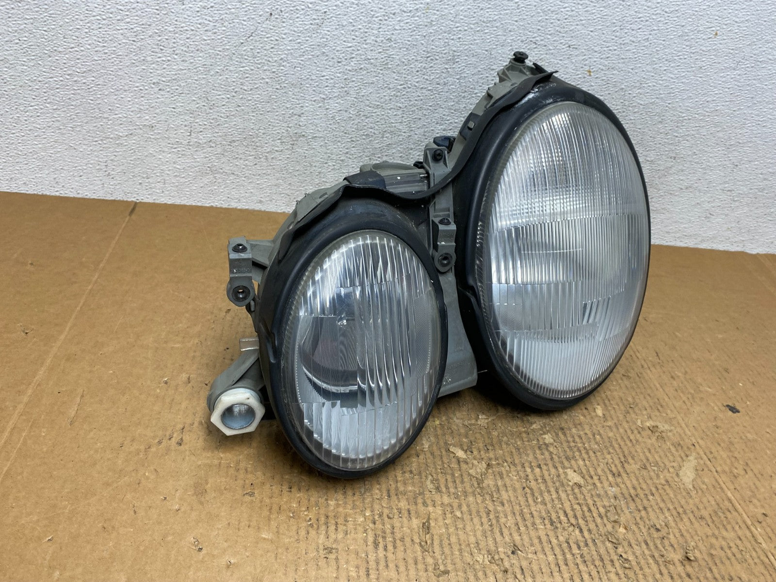 1996-1999 Mercedes E E320 E430 Left Driver LH Side Headlight AE2673 DG2