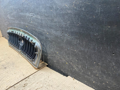 2001 to 2005 Hyundai Sonata Front Upper Grille Grill Bumper OEM V9466 DG4