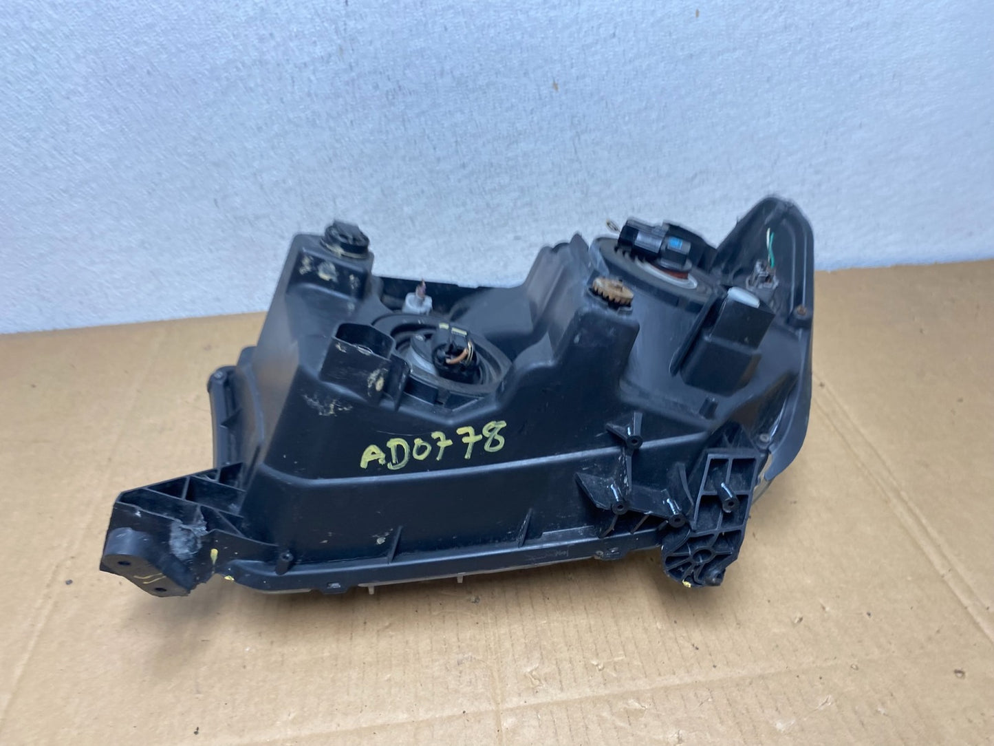 2007 - 2014 Toyota Sequoia Tundra Right Passenger RH Headlight Halogen AD0778 DW9