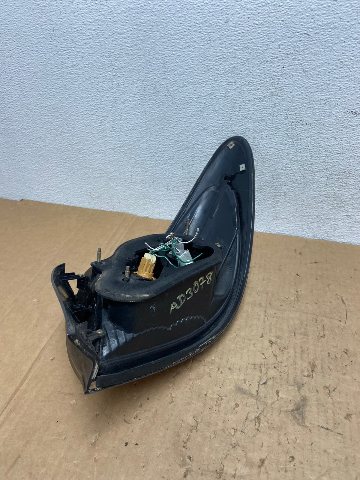2002 to 2004 Lexus ES300 ES330 Left Driver Side Tail Light AD3077 LK6