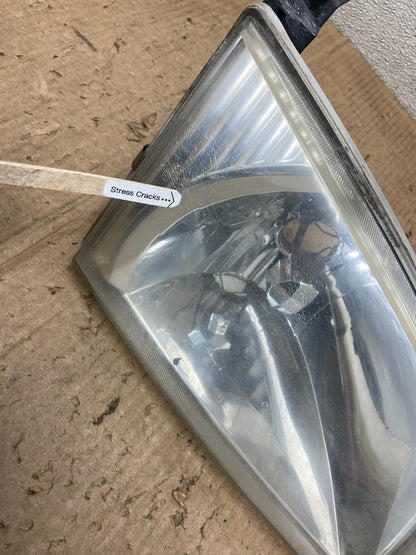 2001  to 2003 Toyota Sienna Right Passenger Side Headlight AA7107 DW3