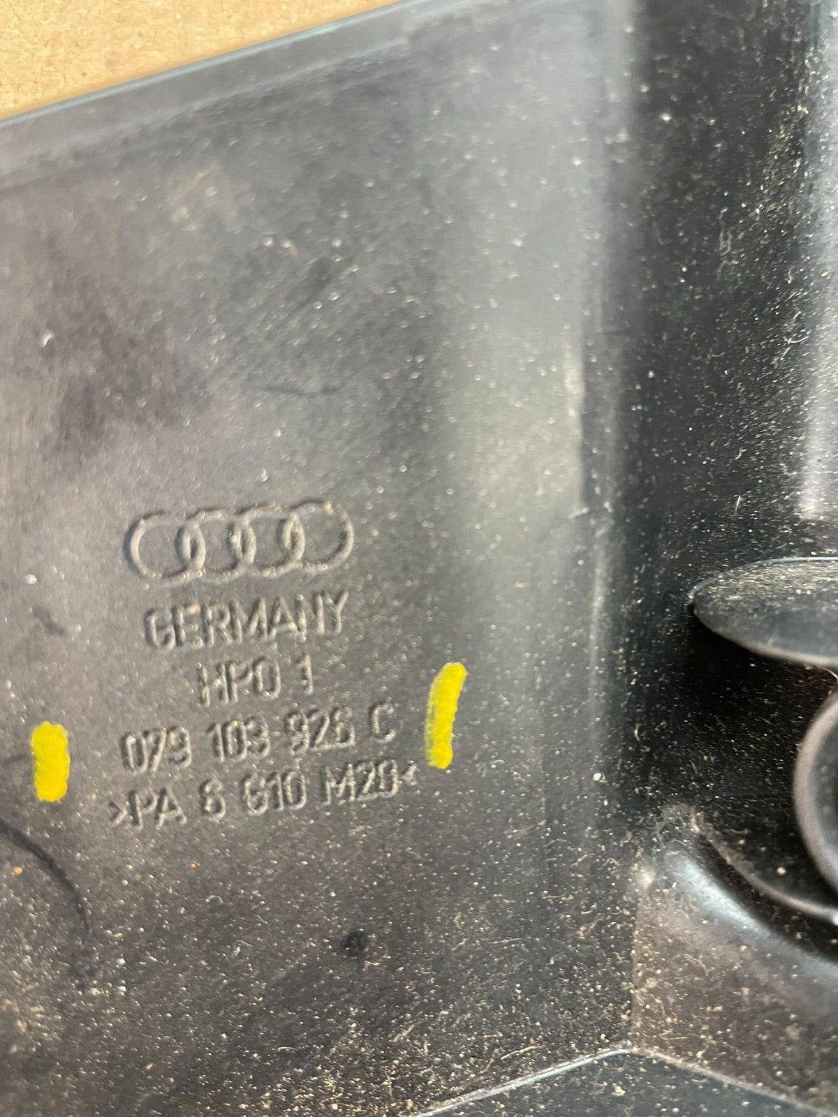 2005 to 2008 AUDI A6 4.2L Engine Black Cover Trim 079103926c OEM AC2344 DG5