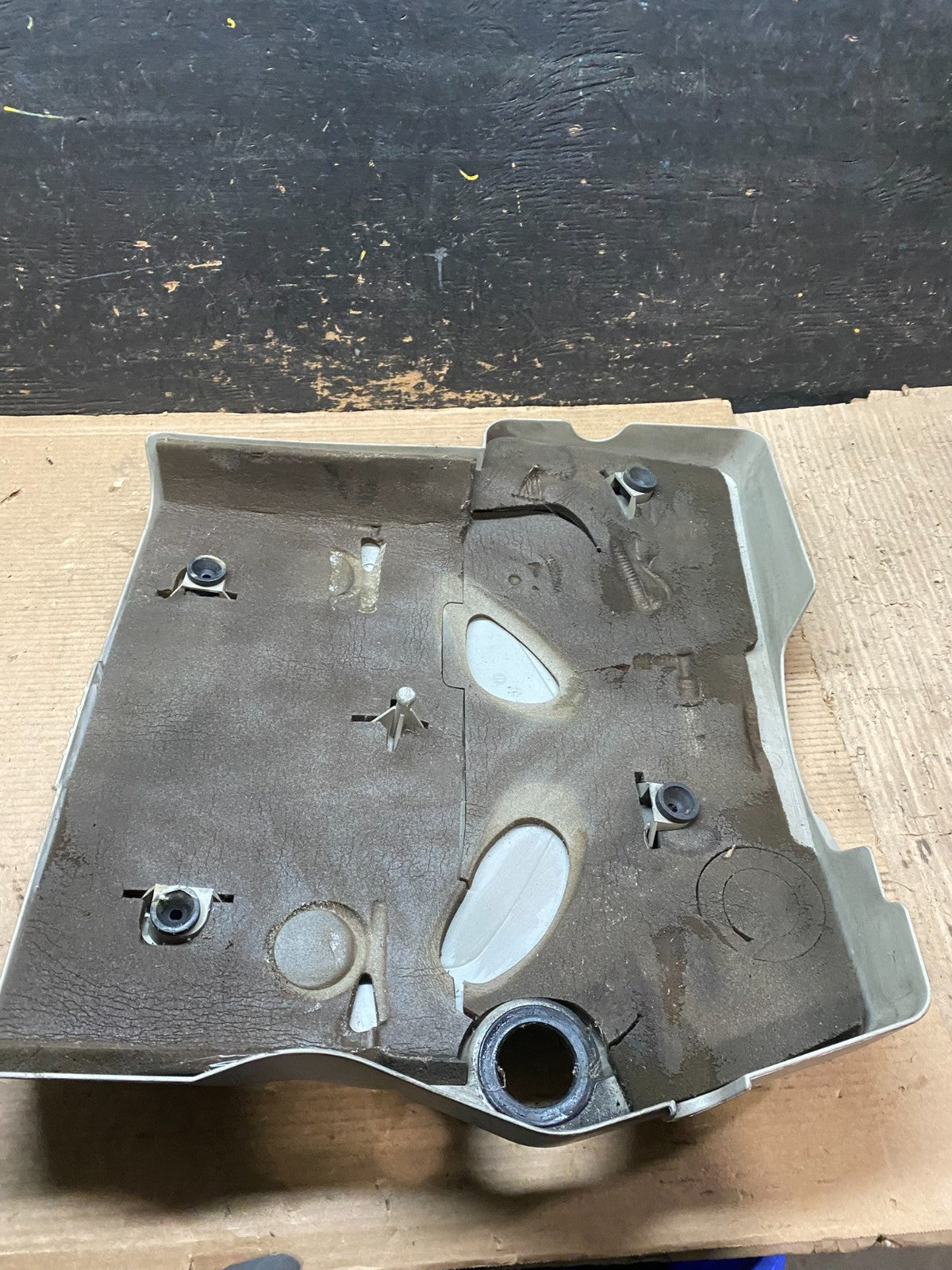 2004 to 2007  Cadillac CTS 3.6L Plastic Engine Cover Shield V9640 DG6